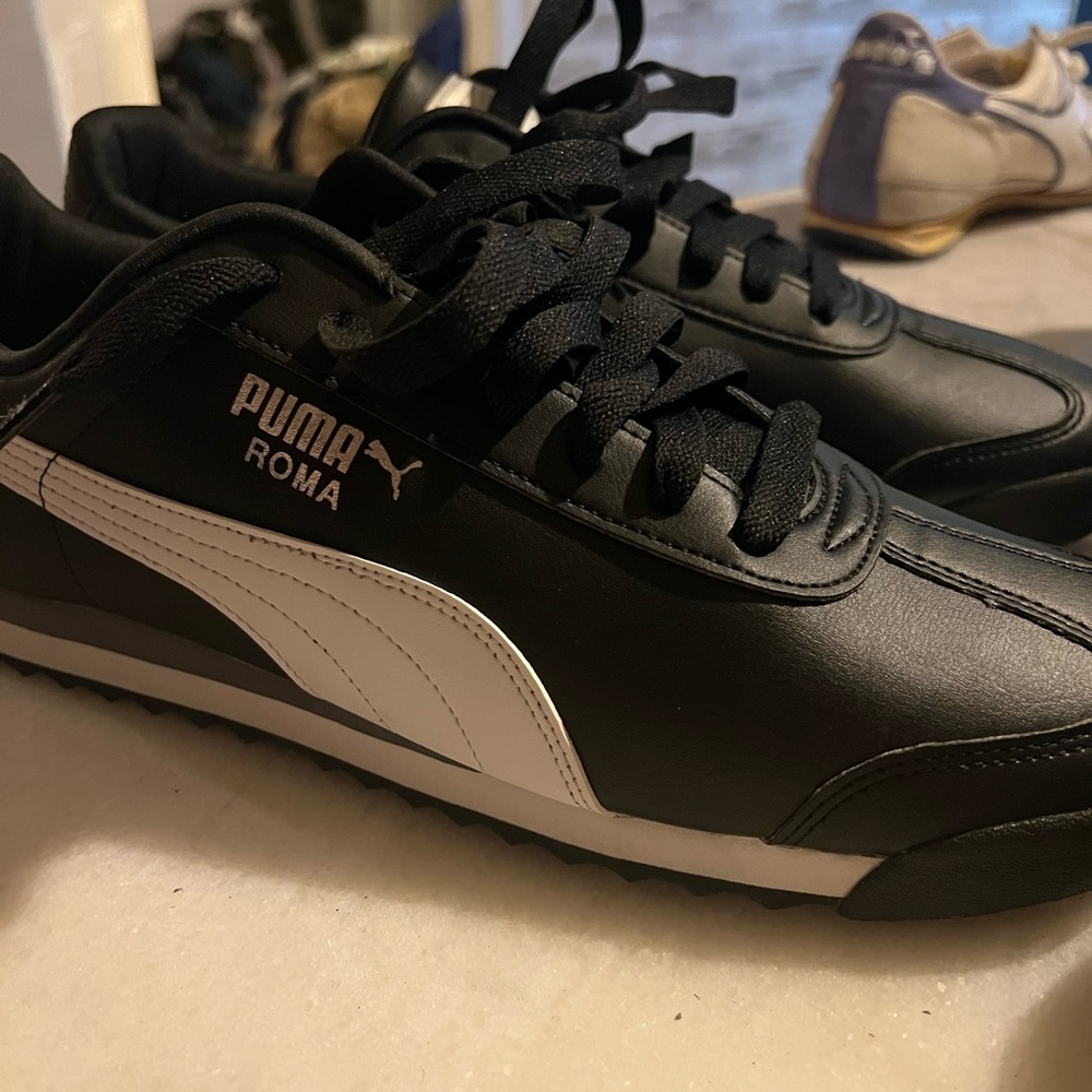 Puma Roma never worn size 11